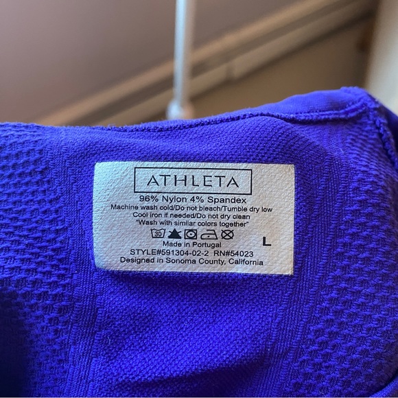 Athleta women’s performance top - L - Picture 8 of 9